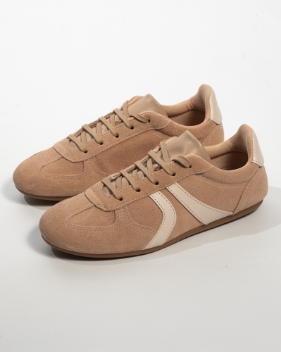 Tênis Feminino em Couro Camurça Bege com Detalhe Branco Reisen