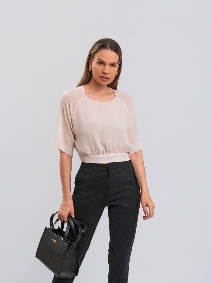 Cropped Reisen Manga Curta com Toque Leve Areia