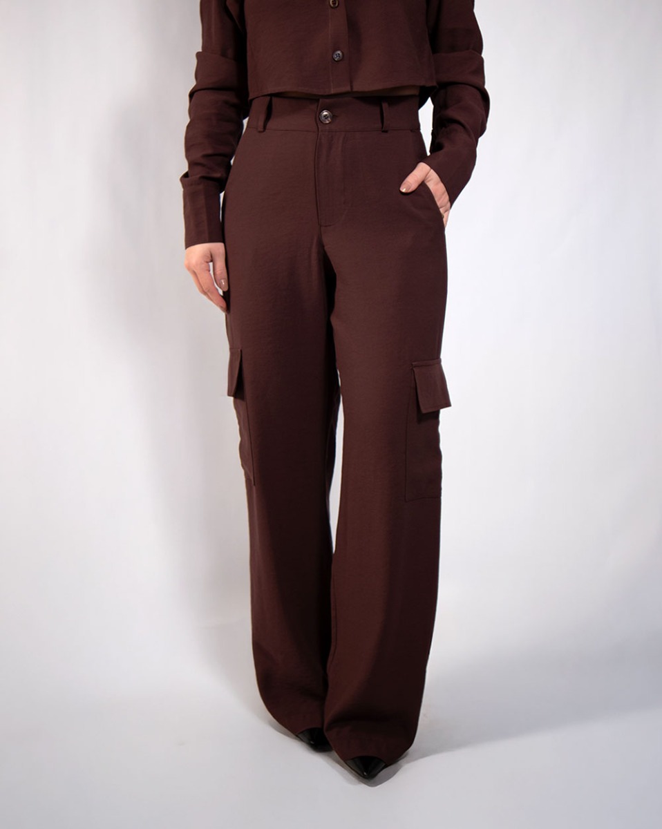 Calça Reisen Wide Leg Cargo Em Tecido Plano Marrom