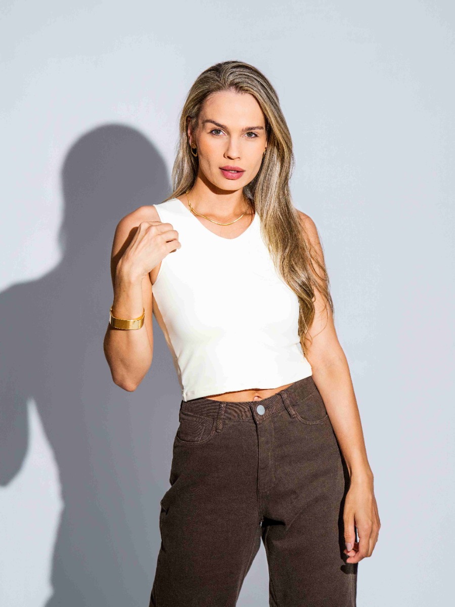 Blusa Regata Reisen B&aacute;sica Cropped Decote U Manteiga