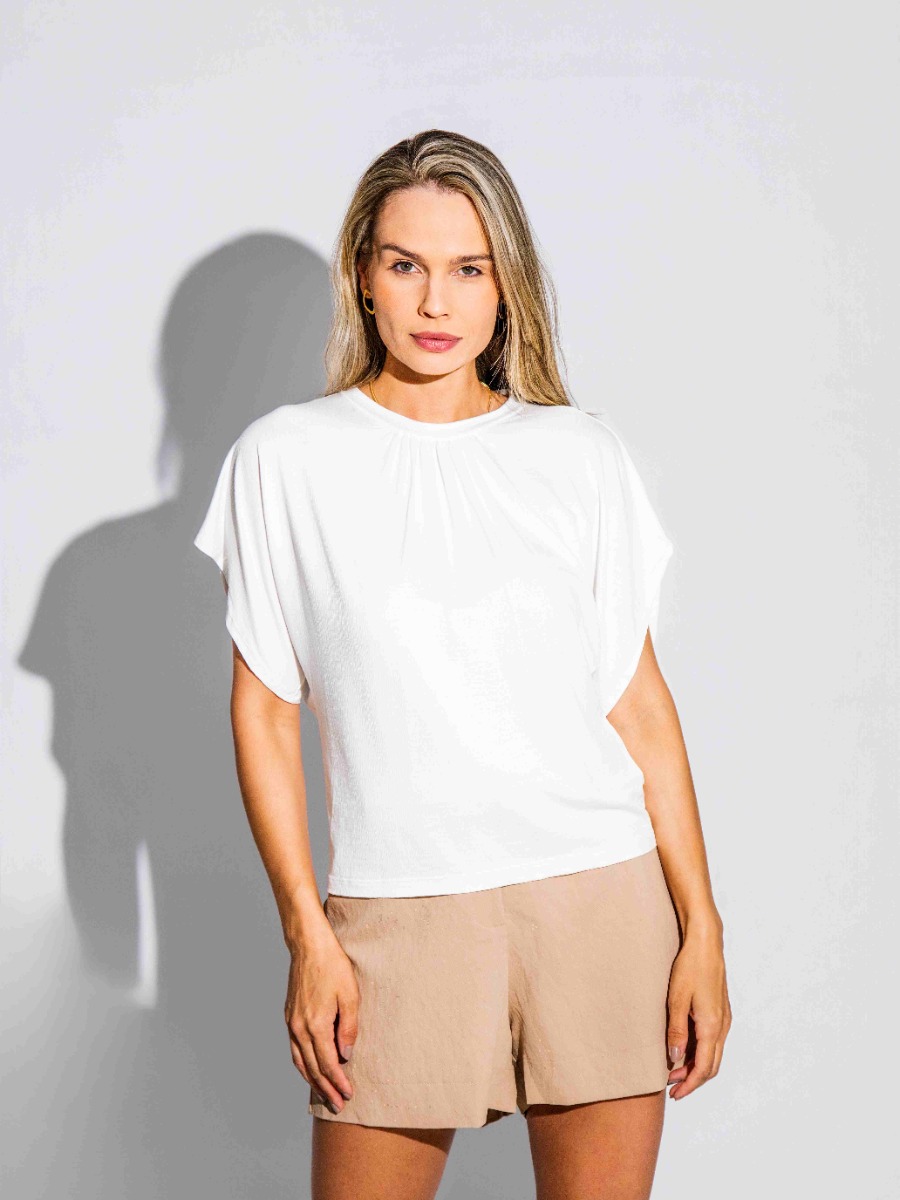 Blusa Reisen Manga Curta com Gola Drapeada Marrom