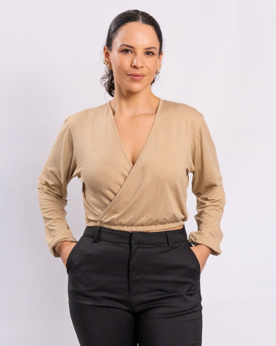 Blusa Reisen Manga Longa Cropped Transpassada Bege