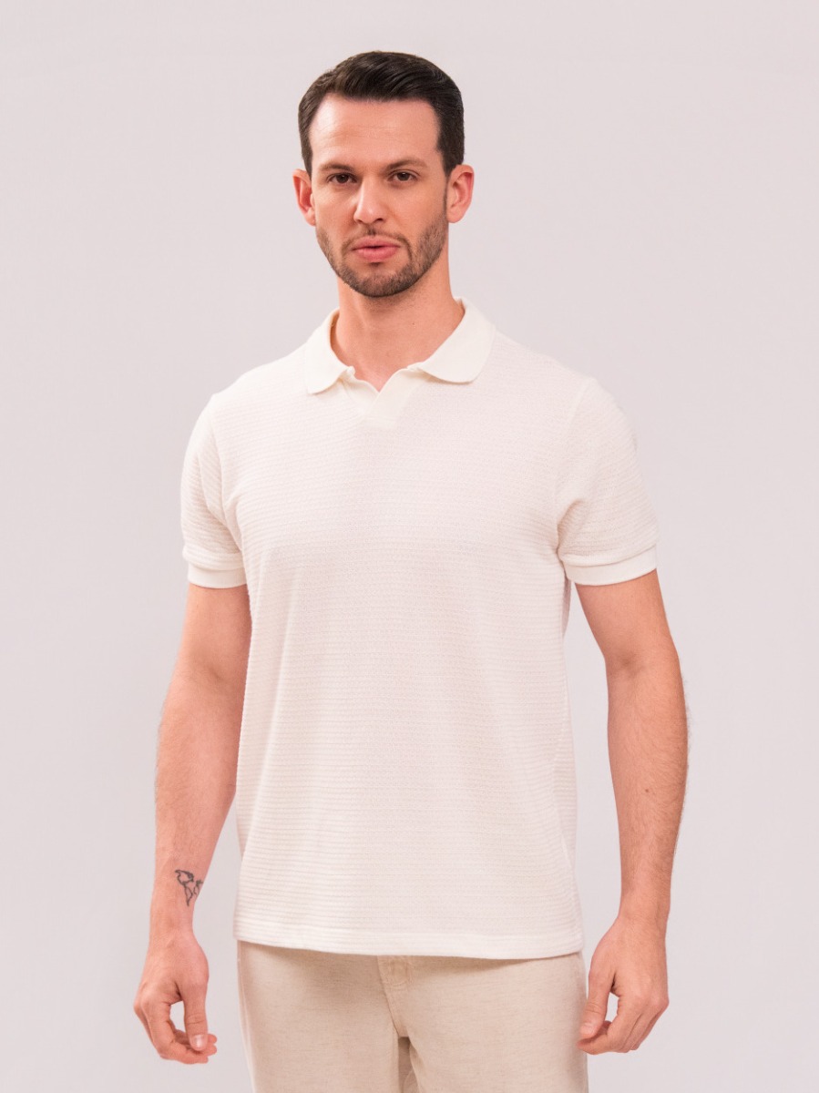 Polo Reisen com Textura Off White
