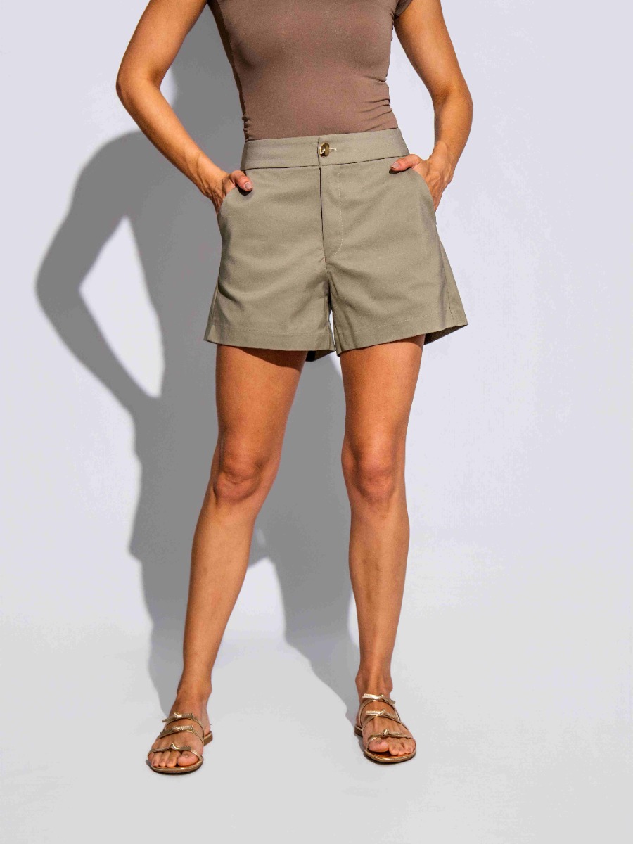 Short Reisen Alfaiataria Com Bot&atilde;o Org&acirc;nico Verde