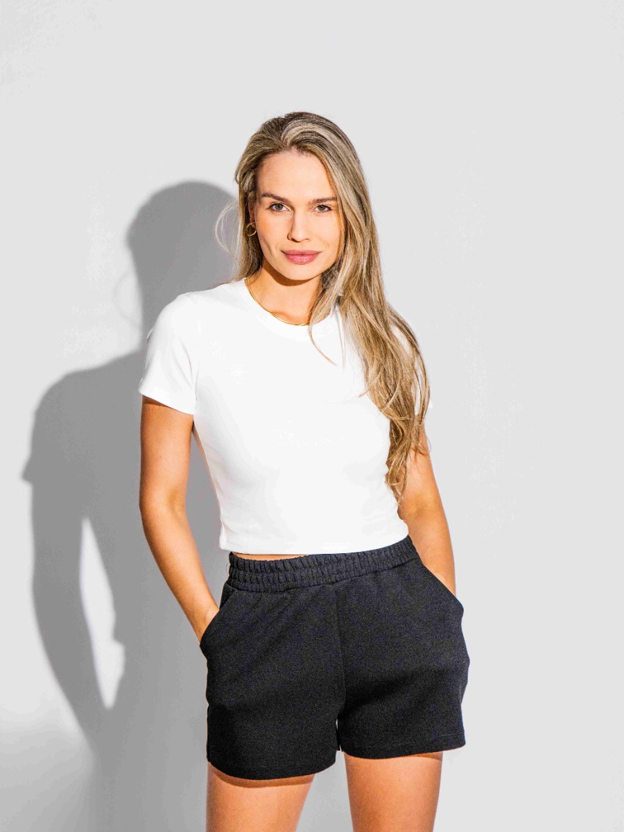 T-shirt Reisen Cropped Básica Manga Curta em Algodão Off White